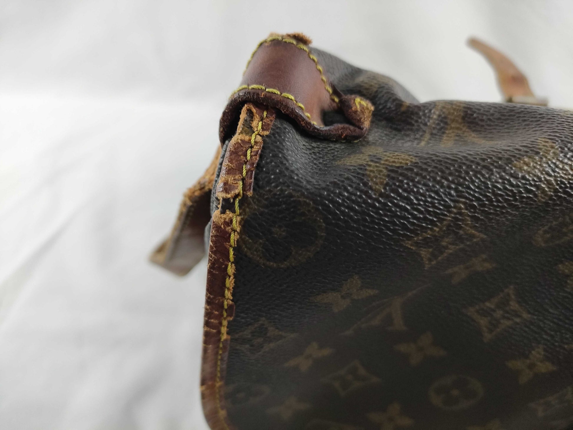 LOUIS VUITTON M42254 Monogram Saumur 35 Shoulder Bag