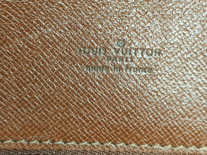 LOUIS VUITTON M51243 Monogram Saint-Cloud MM Shoulder Bag