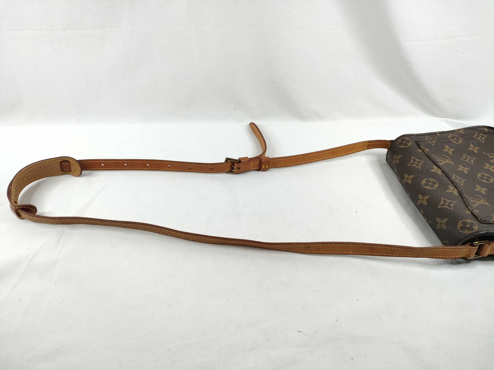 LOUIS VUITTON M51243 Monogram Saint-Cloud MM Shoulder Bag