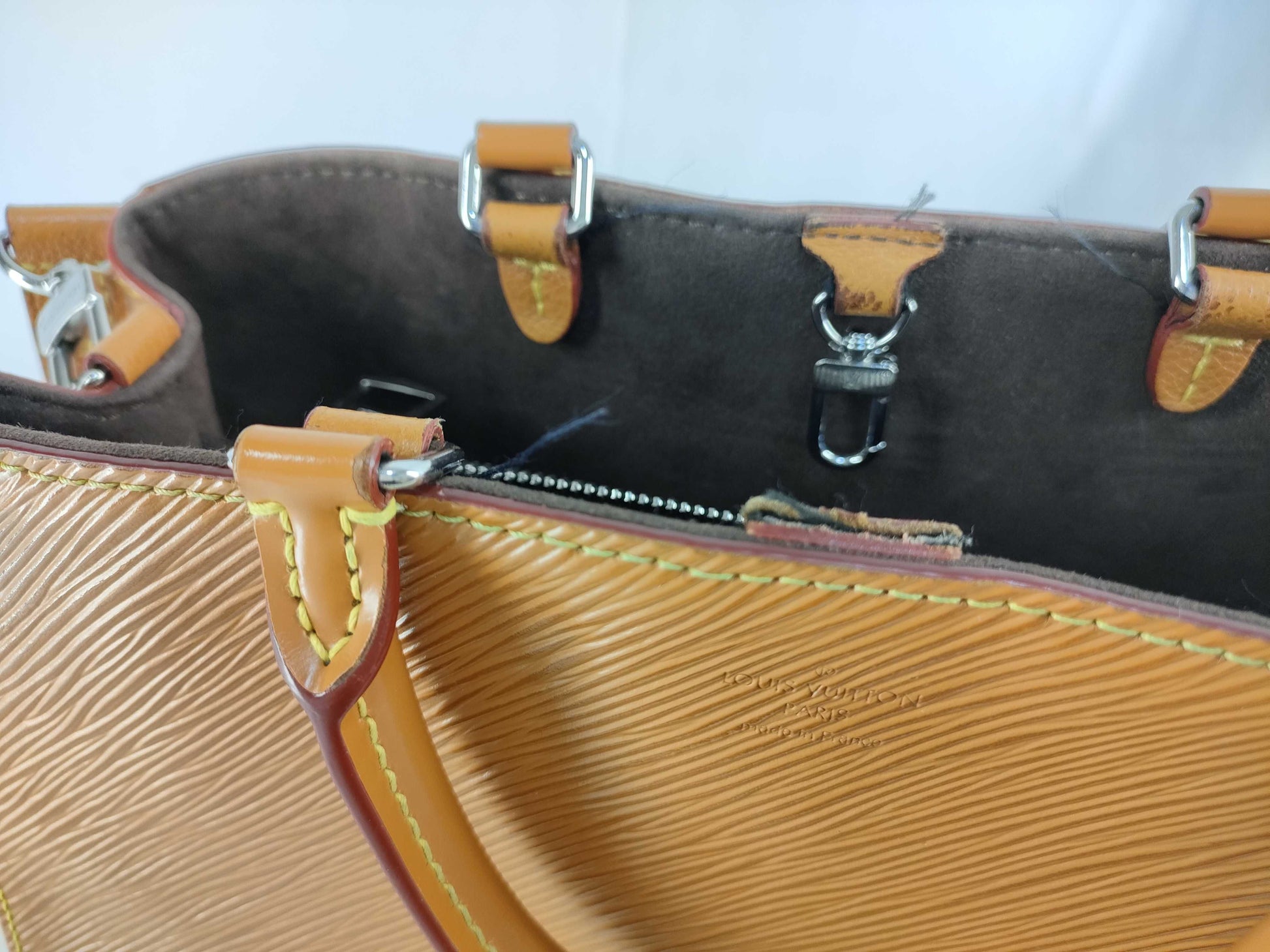 LOUIS VUITTON M59953 Epi Marel Tote MM Gold Miel M59953 RFID Enabled Handbag Tote Bag