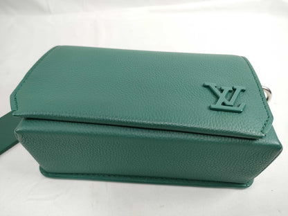 LOUIS VUITTON M 82367 LOUIS VUITTON LV Aerogram Fastline Wearable Wallet M82367 RFID Enabled Shoulder Bag