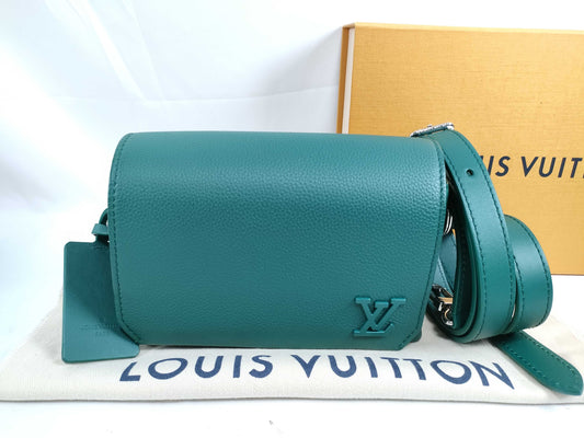 LOUIS VUITTON M 82367 LOUIS VUITTON LV Aerogram Fastline Wearable Wallet M82367 RFID Enabled Shoulder Bag