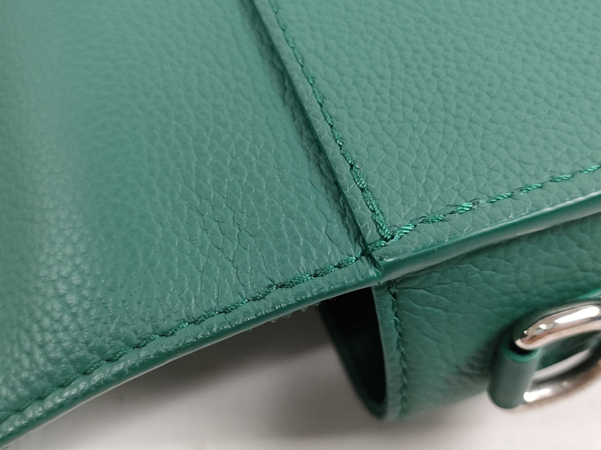 LOUIS VUITTON M 82367 LOUIS VUITTON LV Aerogram Fastline Wearable Wallet M82367 RFID Enabled Shoulder Bag