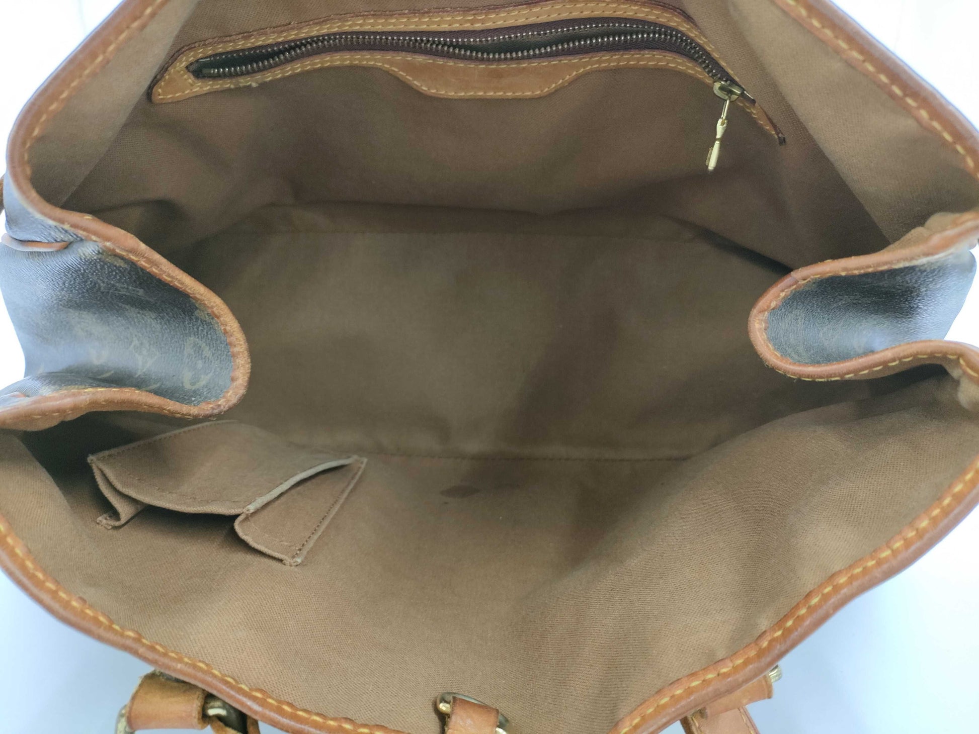 LOUIS VUITTON Batignolles Horizontal Tote Bag