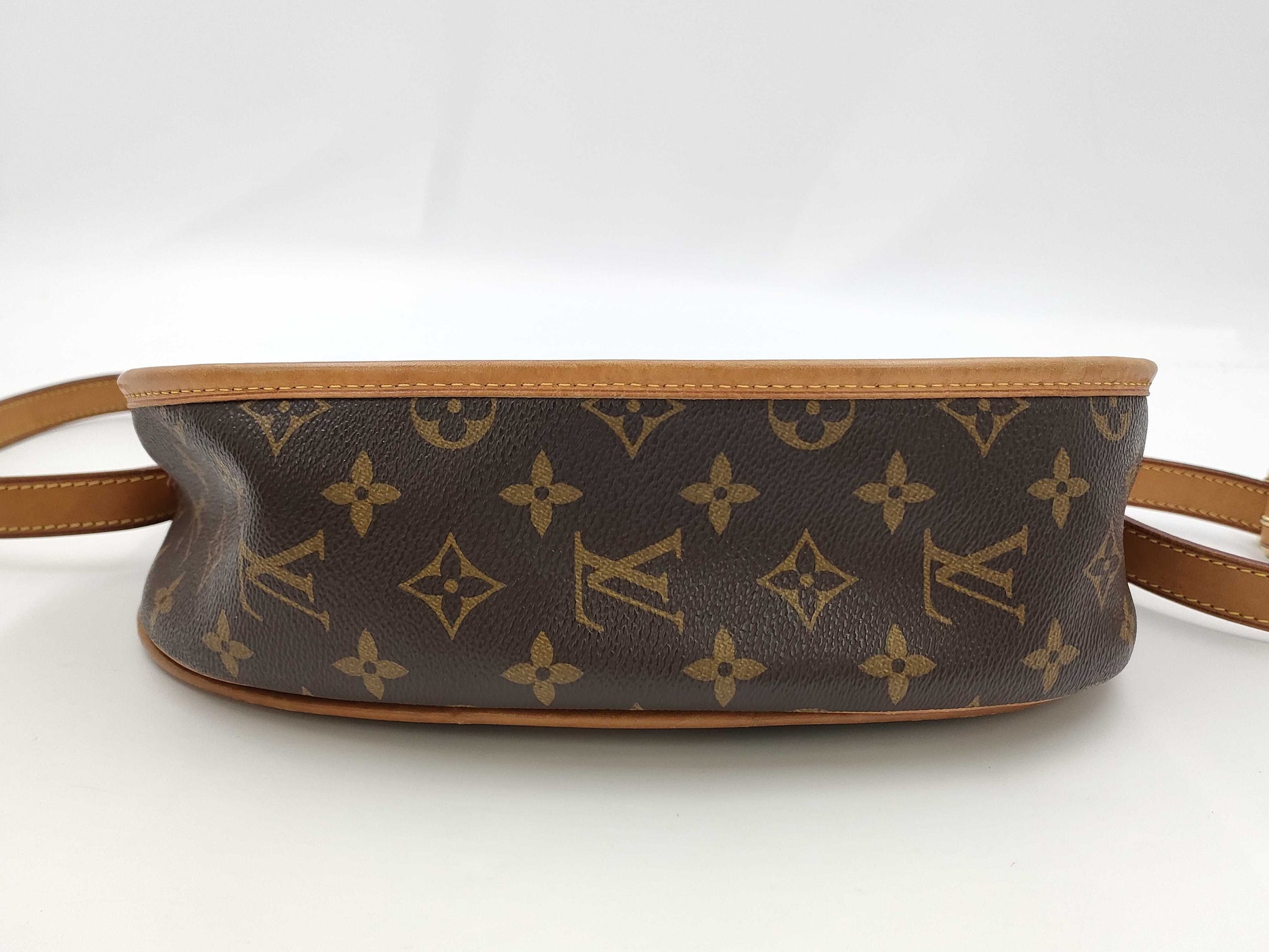 LOUIS VUITTON Monogram Menilmontant Shoulder Bag