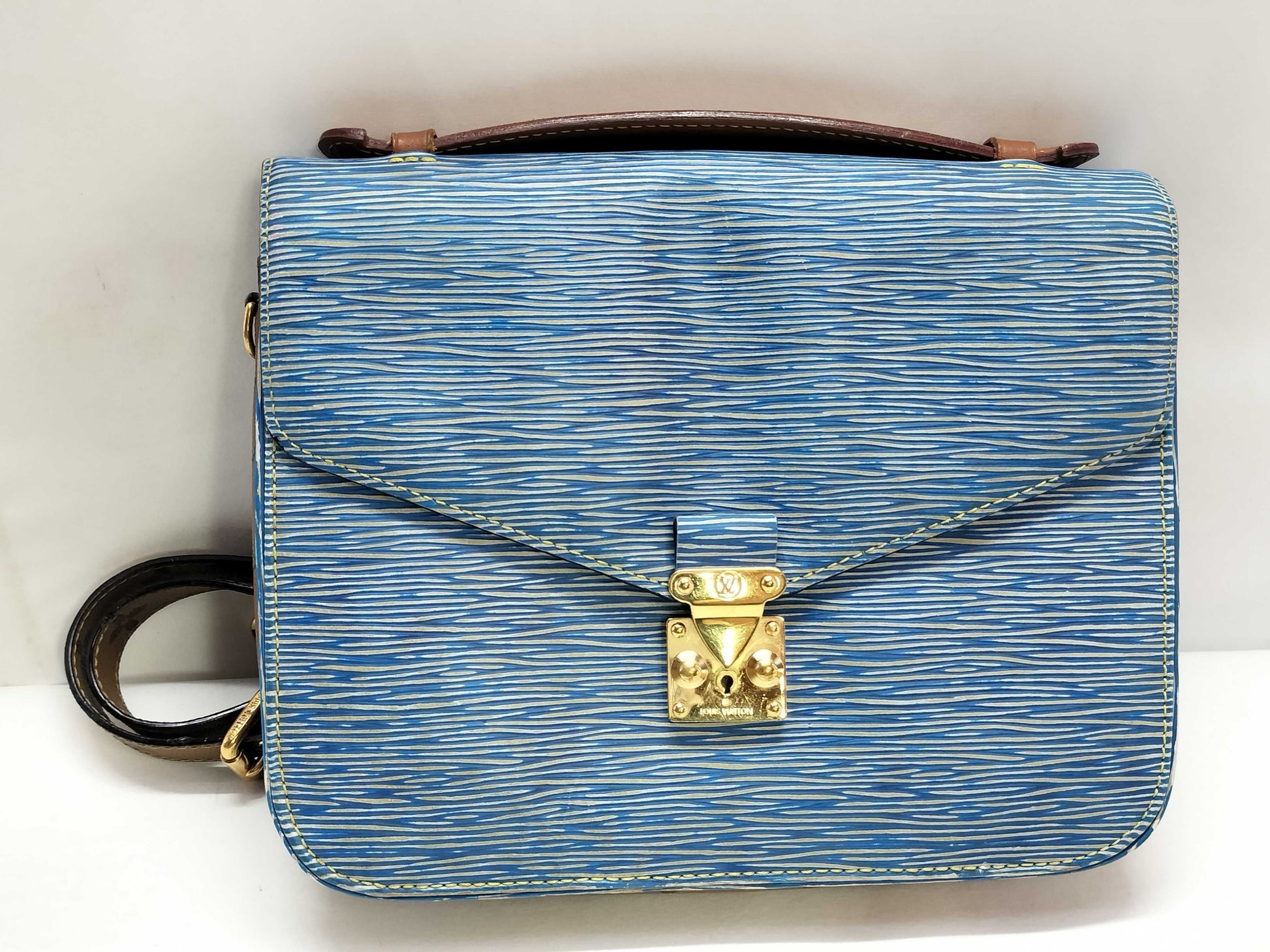 LOUIS VUITTON Epi Louis Vuitton Message Shoulder Bag Handbag