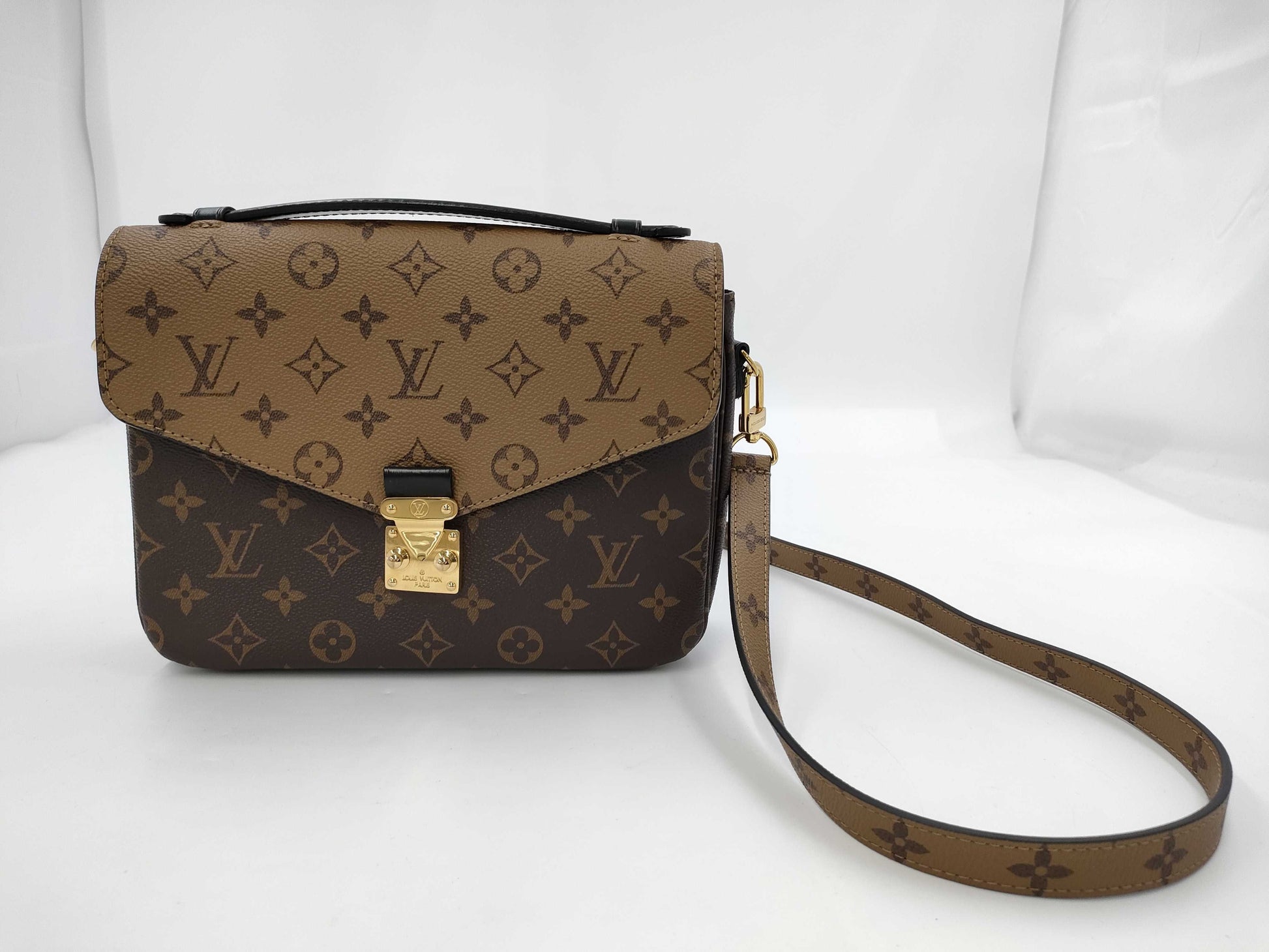 LOUIS VUITTON Louis Vuitton Message Shoulder Bag Shoulder Bag