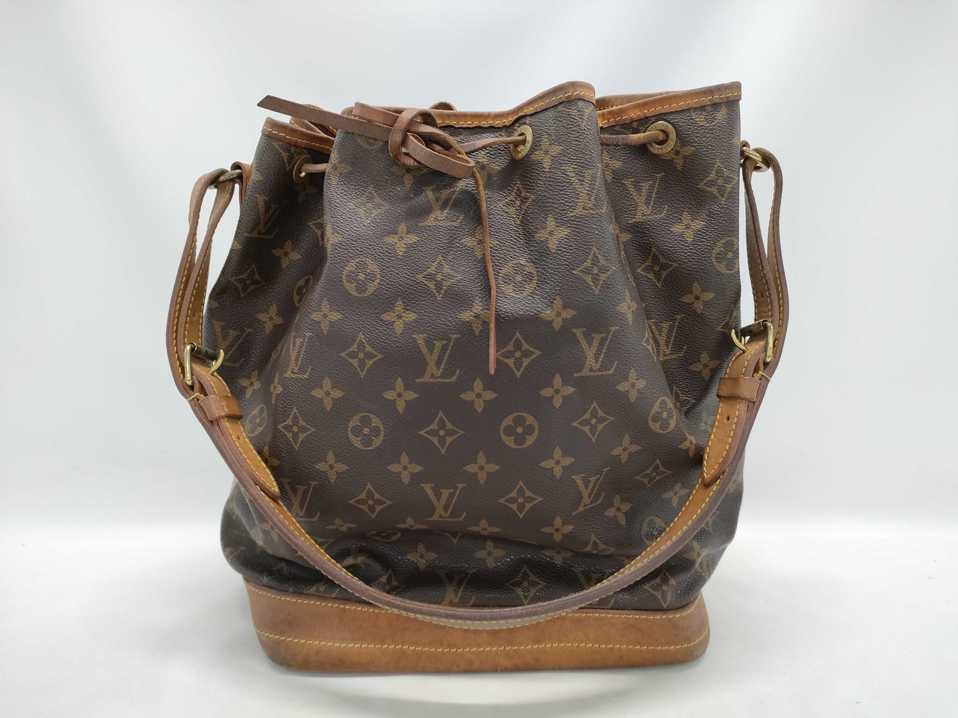LOUIS VUITTON M42224 Monogram Noe Drawstring Shoulder Bag M42224 Shoulder Bag