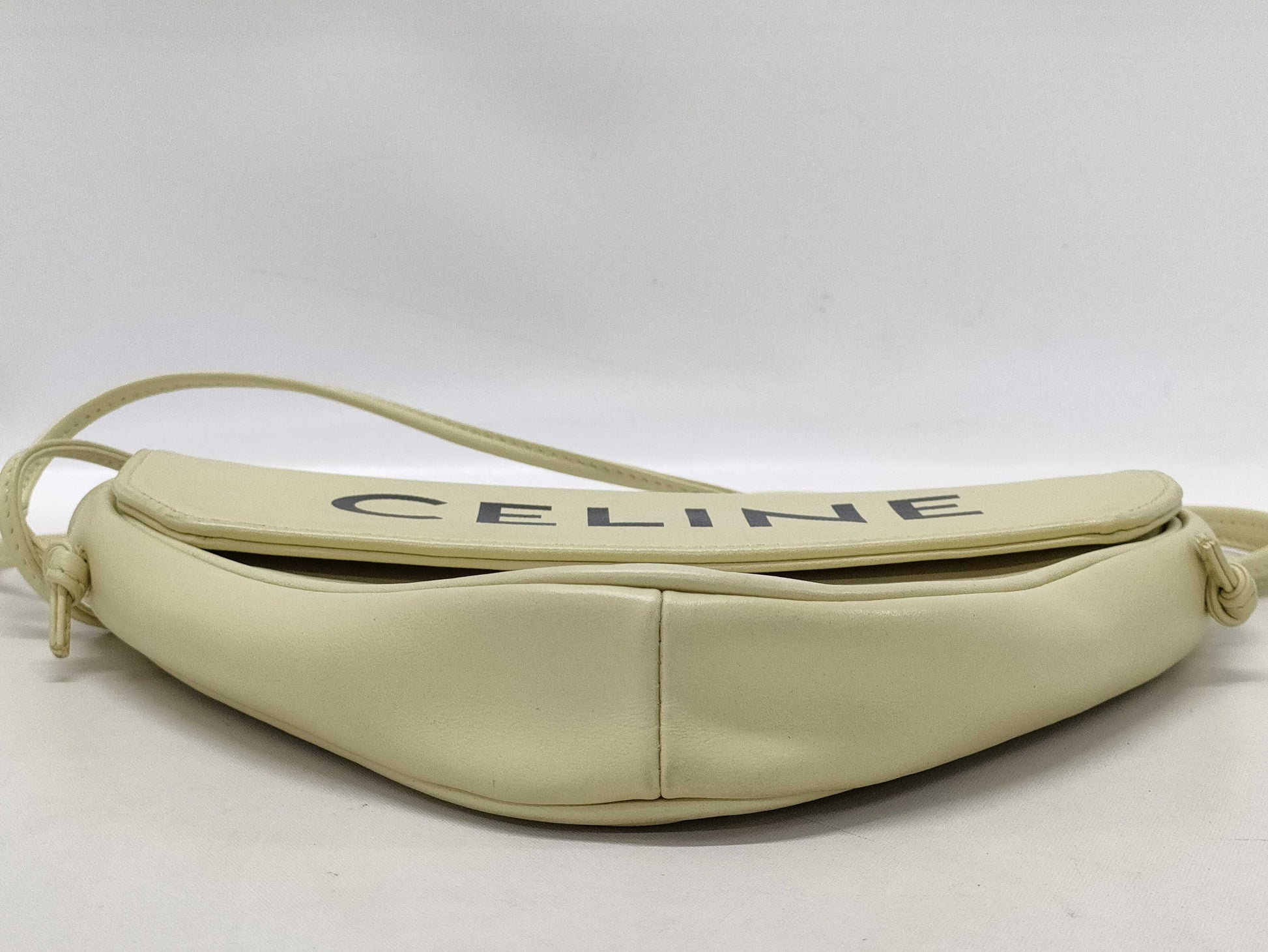 CELINE Triangle Logo Leather Shoulder Bag W-CU-3252