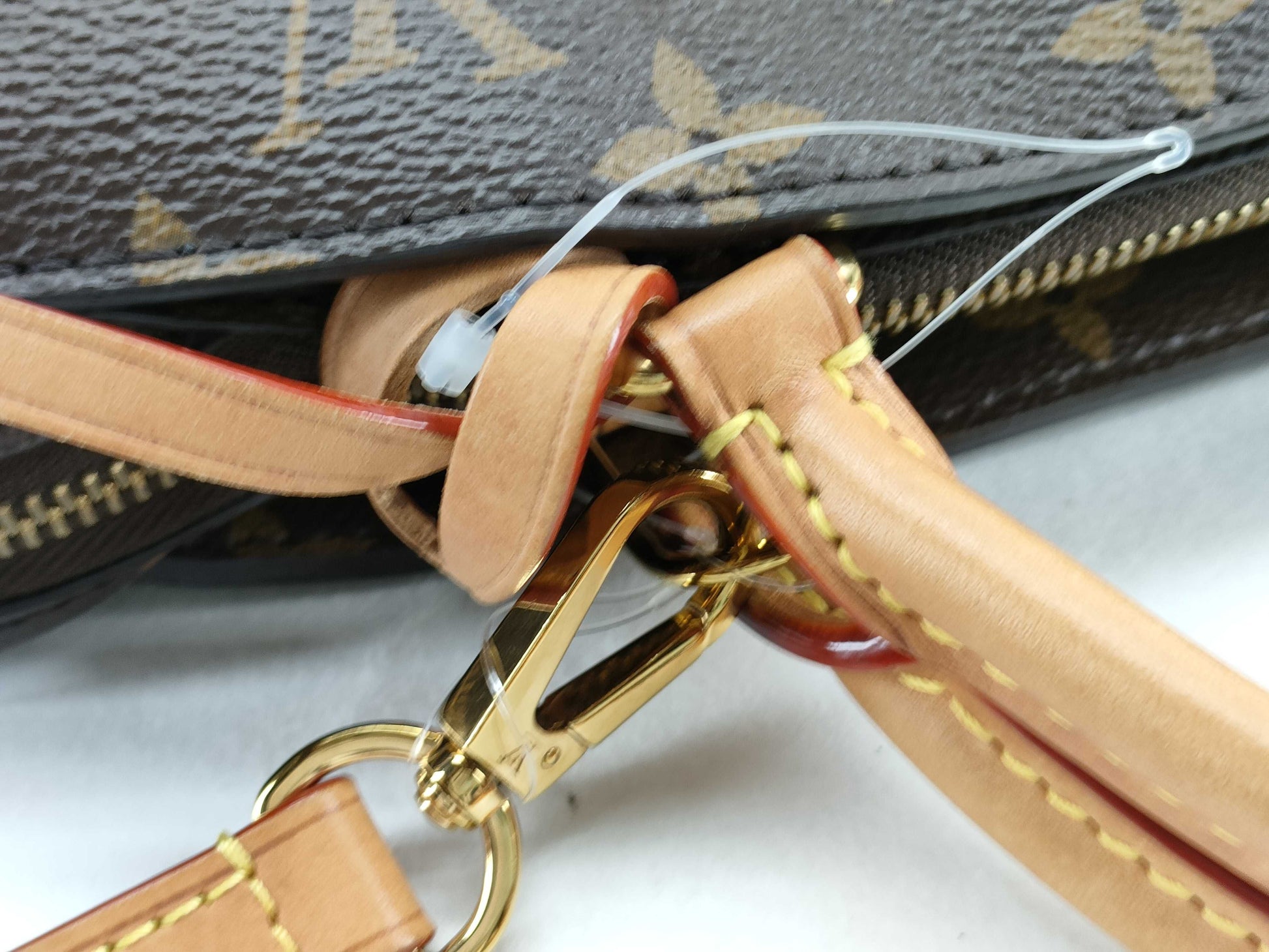 LOUIS VUITTON M45900 Monogram Louis Vuitton Montaigne Tote Bag