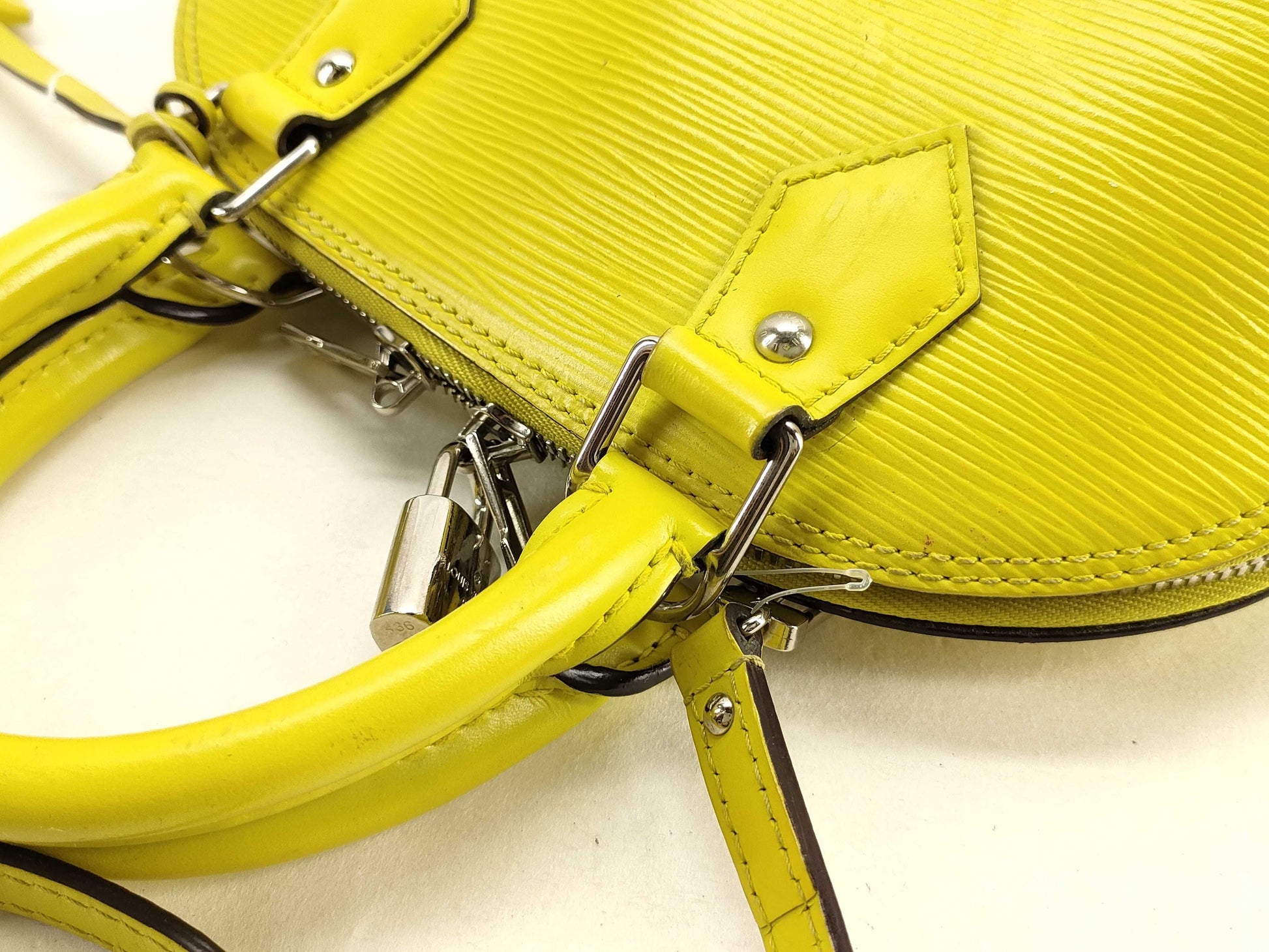 LOUIS VUITTON M57446 Epi Louis Vuitton Alma BB Handbag