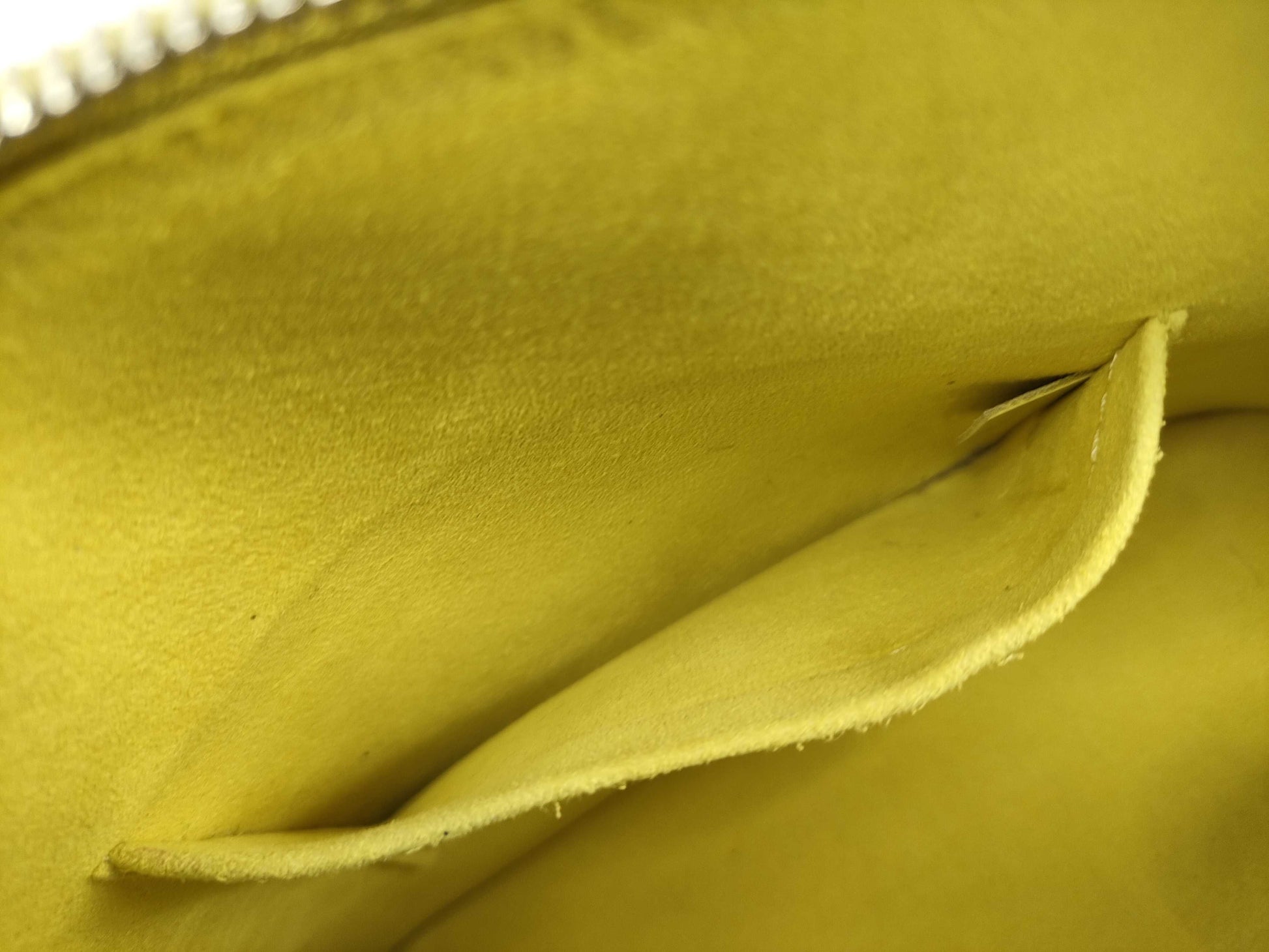 LOUIS VUITTON M57446 Epi Louis Vuitton Alma BB Handbag