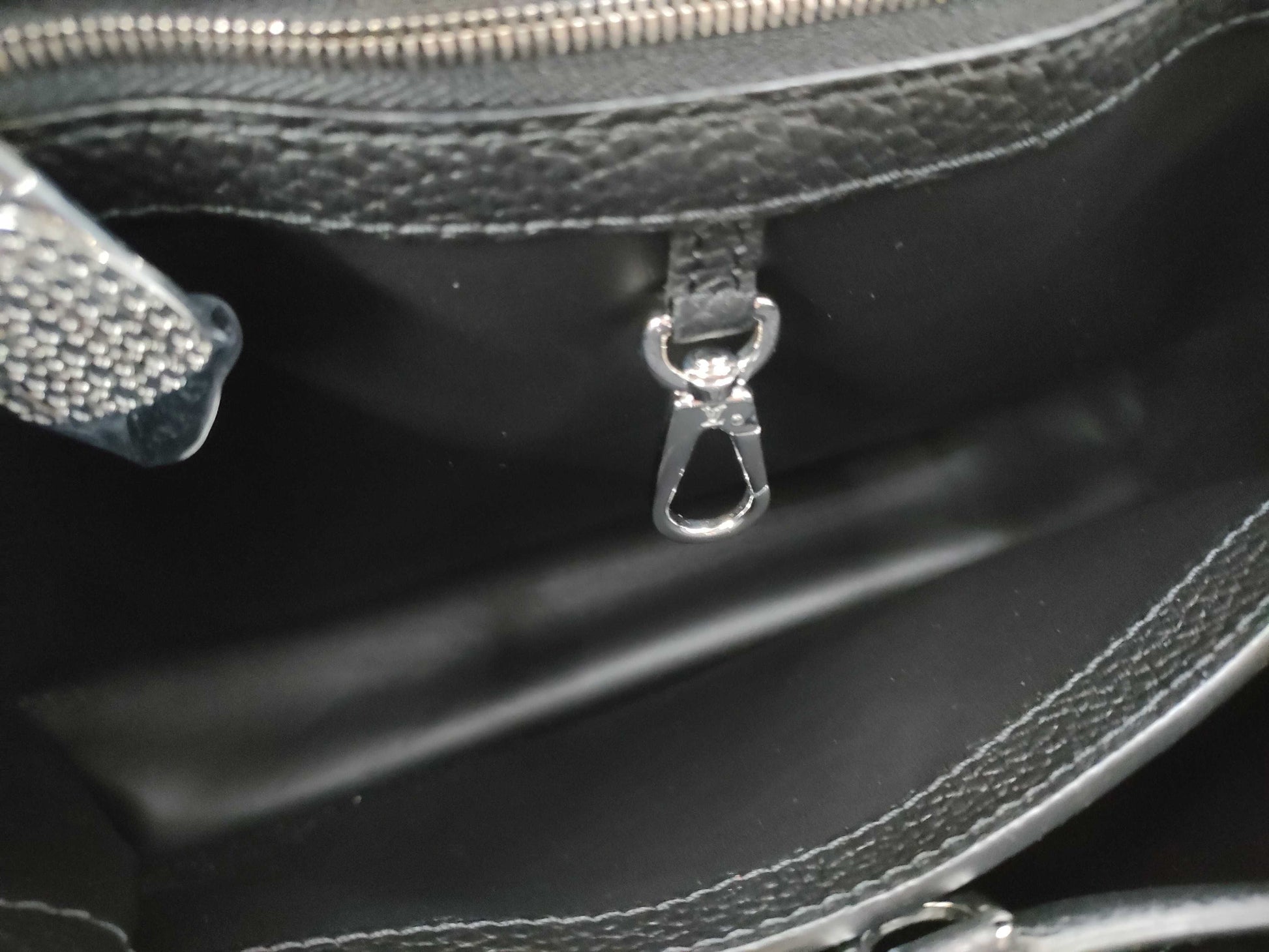 LOUIS VUITTON Louis Vuitton Capucines Handbag Handbag