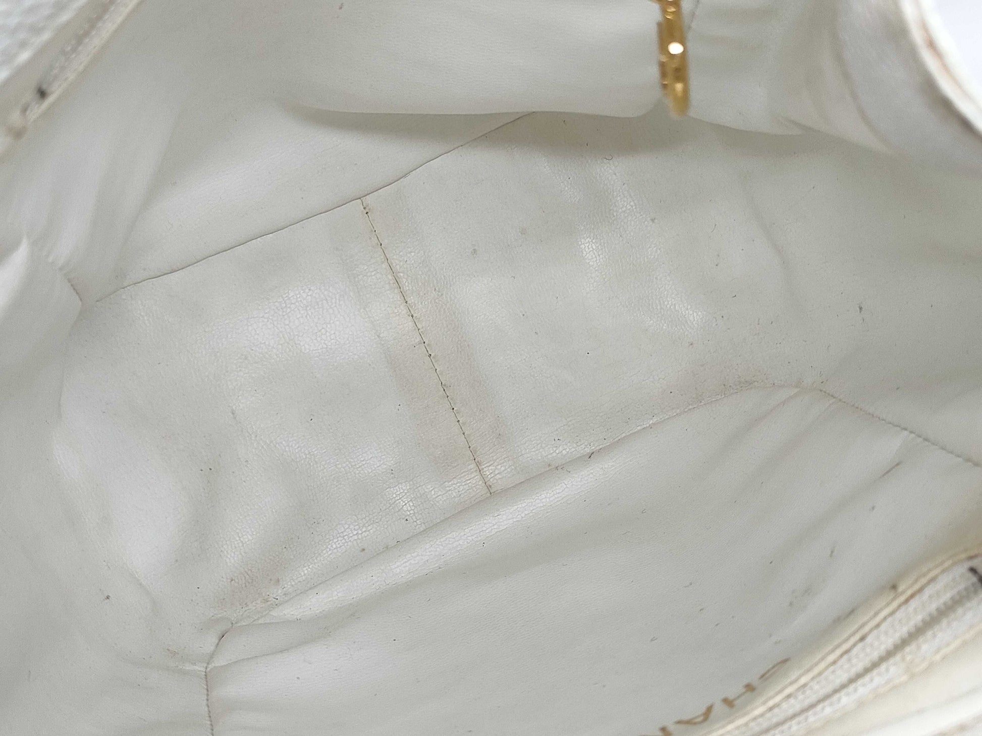 LOUIS VUITTON Chain Shoulder Bag/White Caviar Shoulder Bag