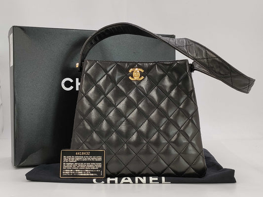 CHANEL Matelasse Shoulder Double-Face Shoulder Bag