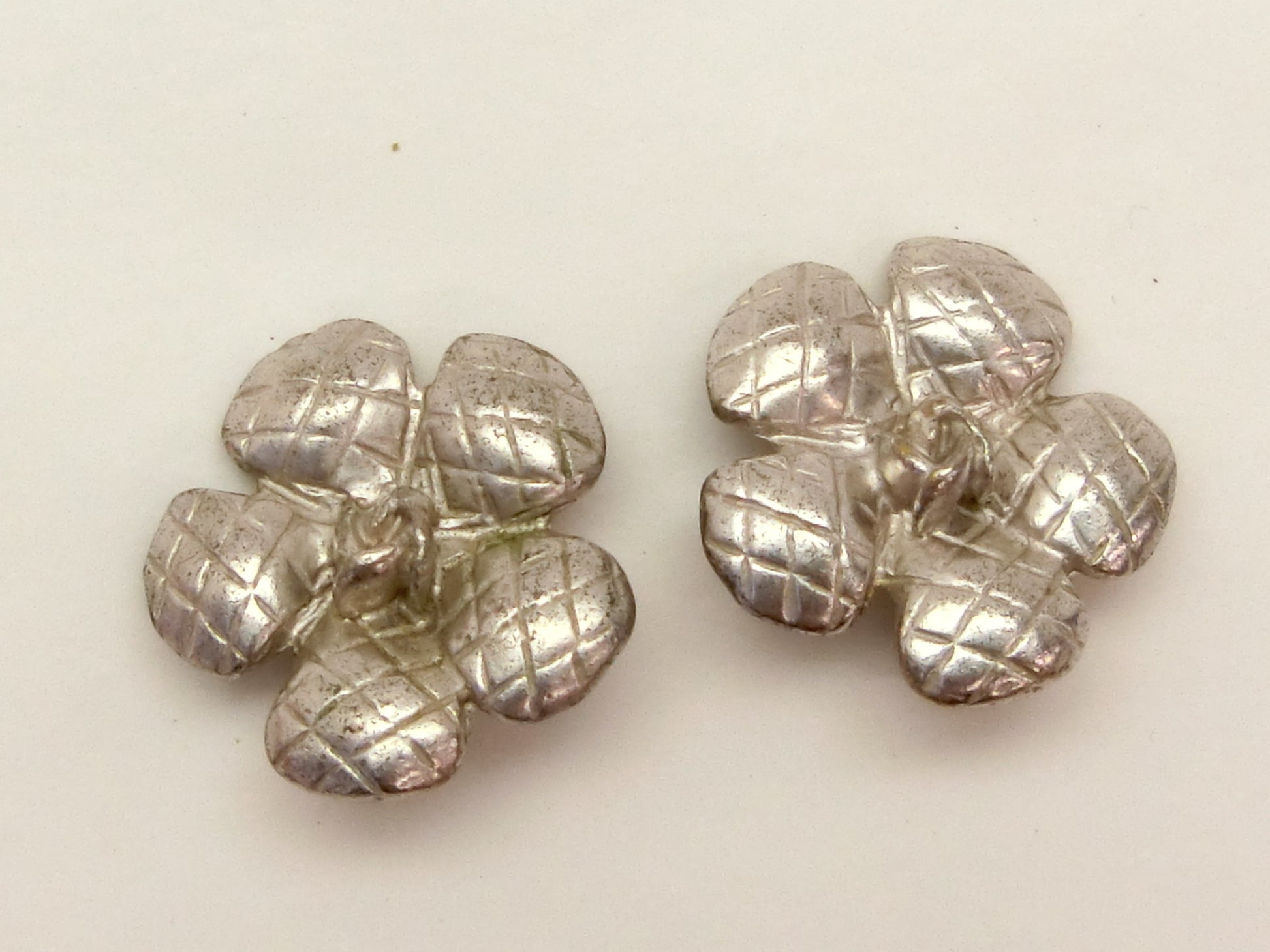 CHANEL Matelasse Camellia 98 A Earrings