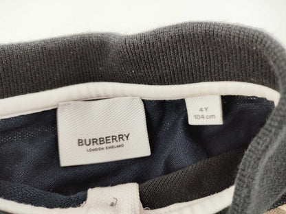 BURBERRY 5 pieces of Burberry clothing and other apparel