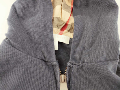 BURBERRY 5 pieces of clothing and other apparel