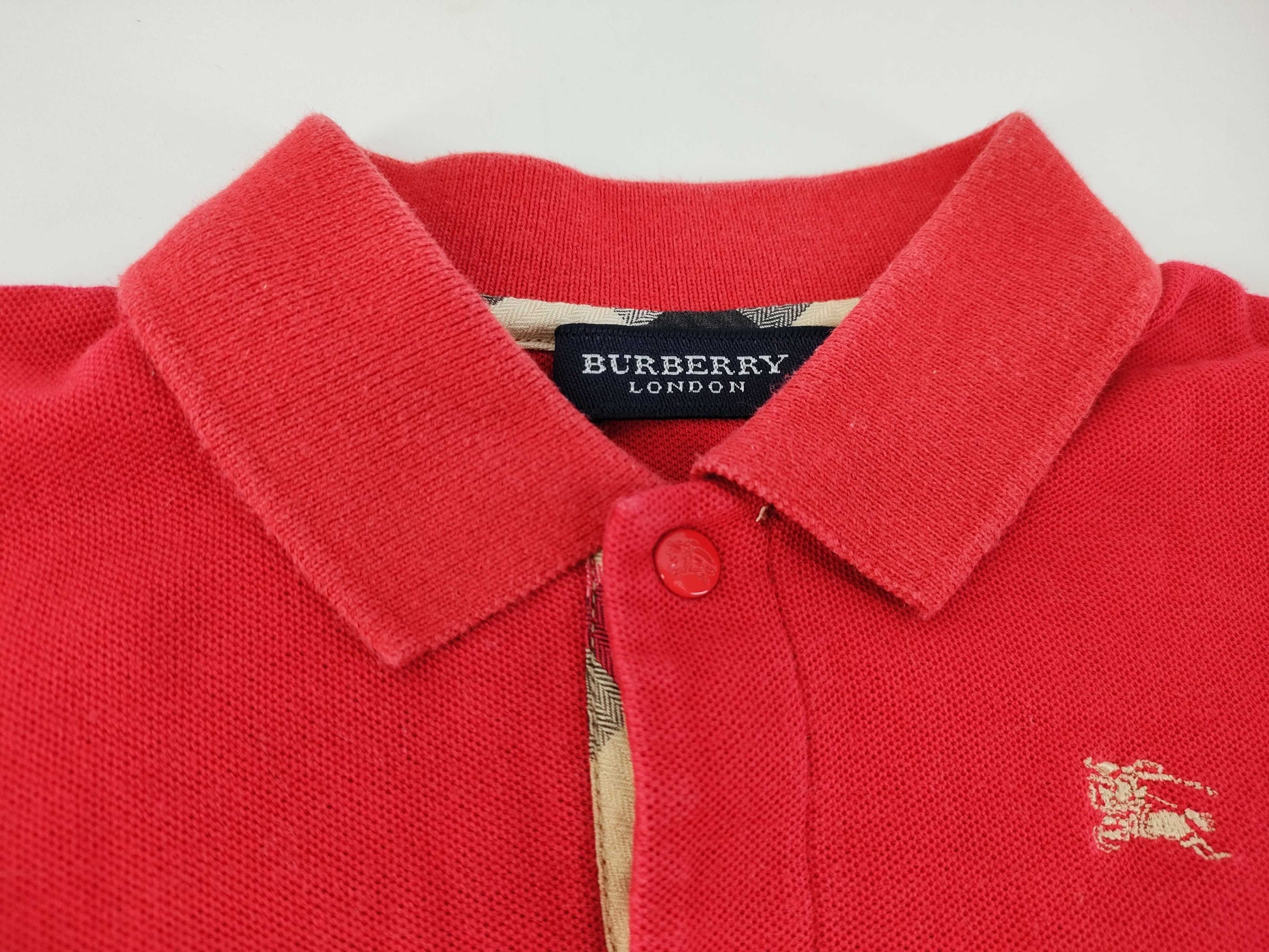 BURBERRY 5 pieces of clothing and other apparel