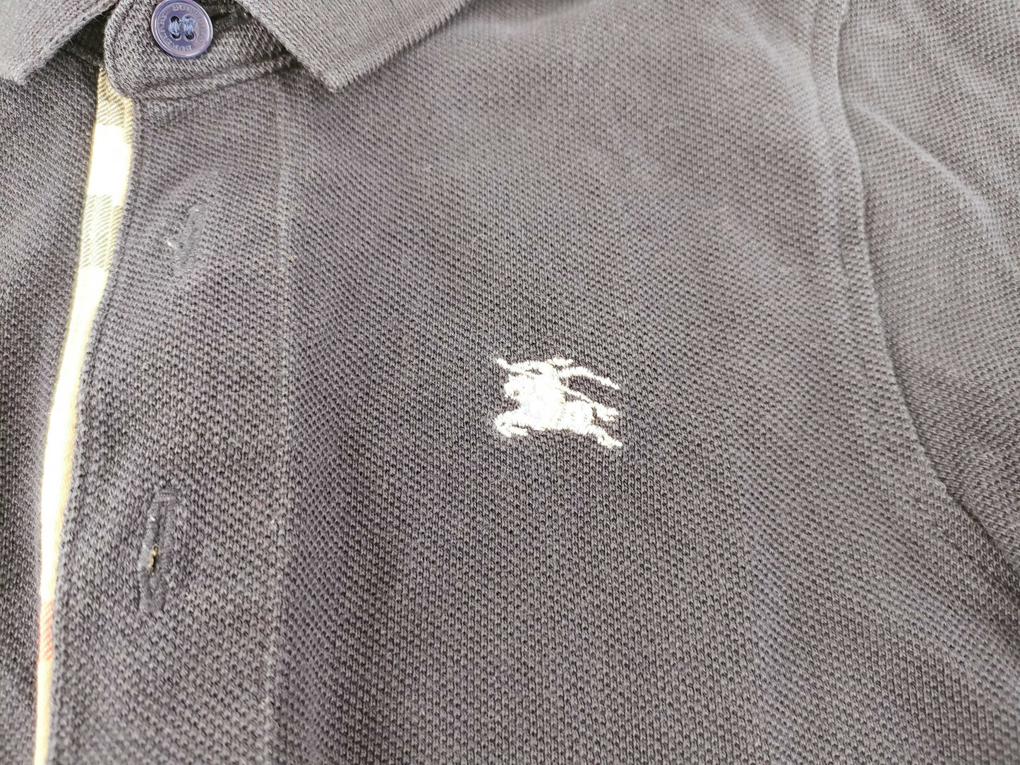 BURBERRY 5 pieces of clothing and other apparel