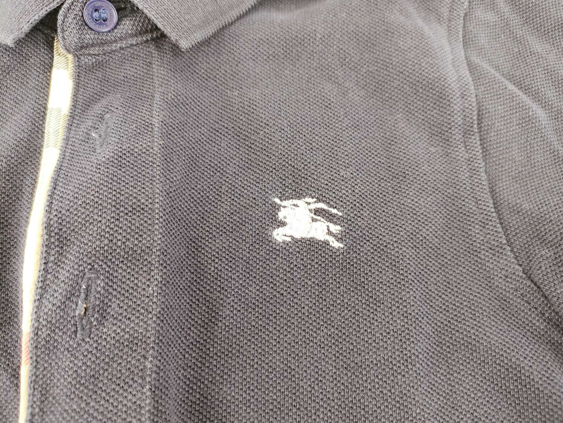 BURBERRY 5 pieces of clothing and other apparel