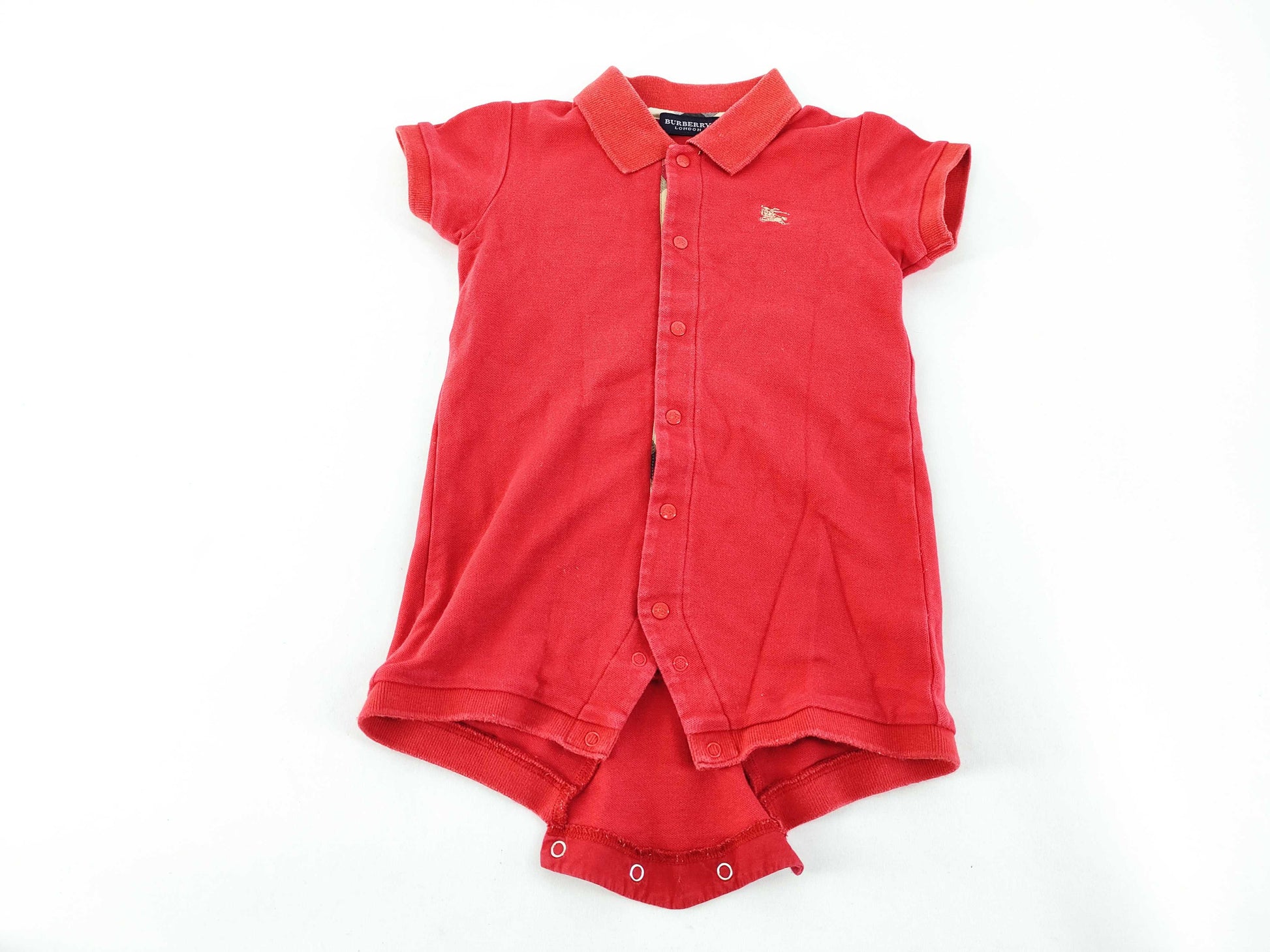 BURBERRY 5 pieces of clothing and other apparel