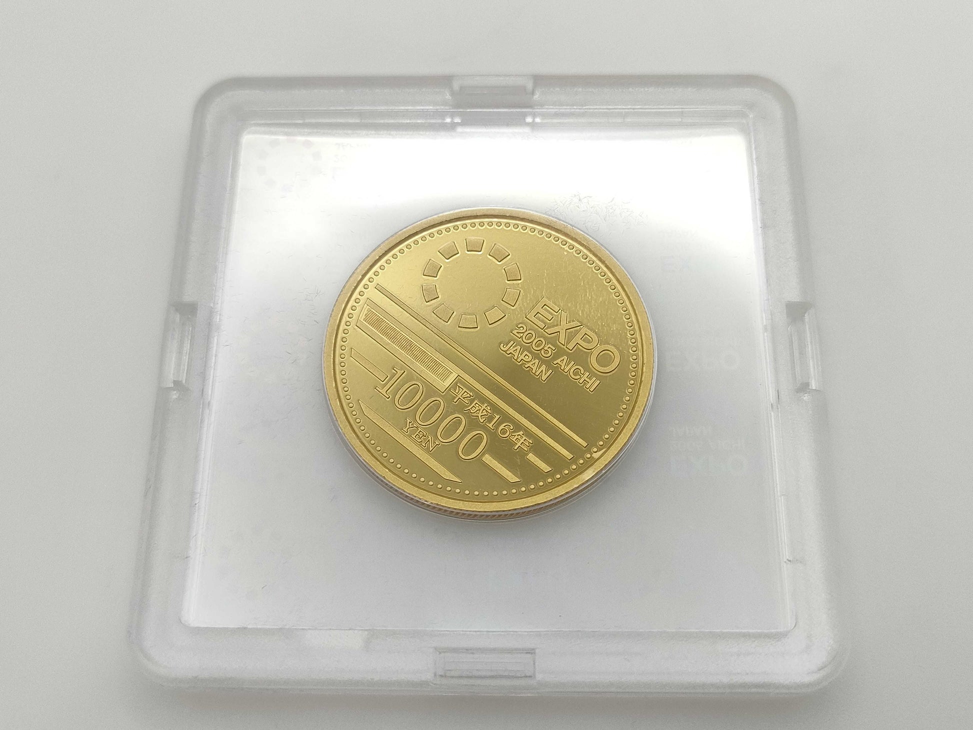 Commemorative Gold Coin of the 1950s World Exposition, K24, 15.6g, Other Small Items 