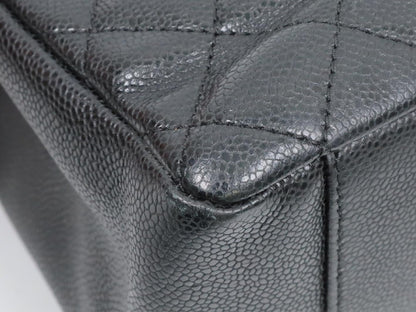 CHANEL GST Caviar 17 series shoulder bag