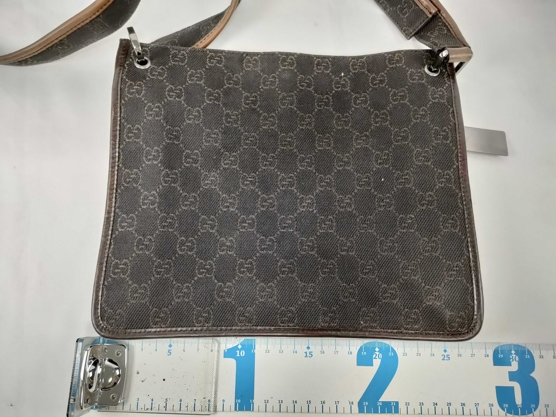 GUCCI GG Canvas Shoulder Bag