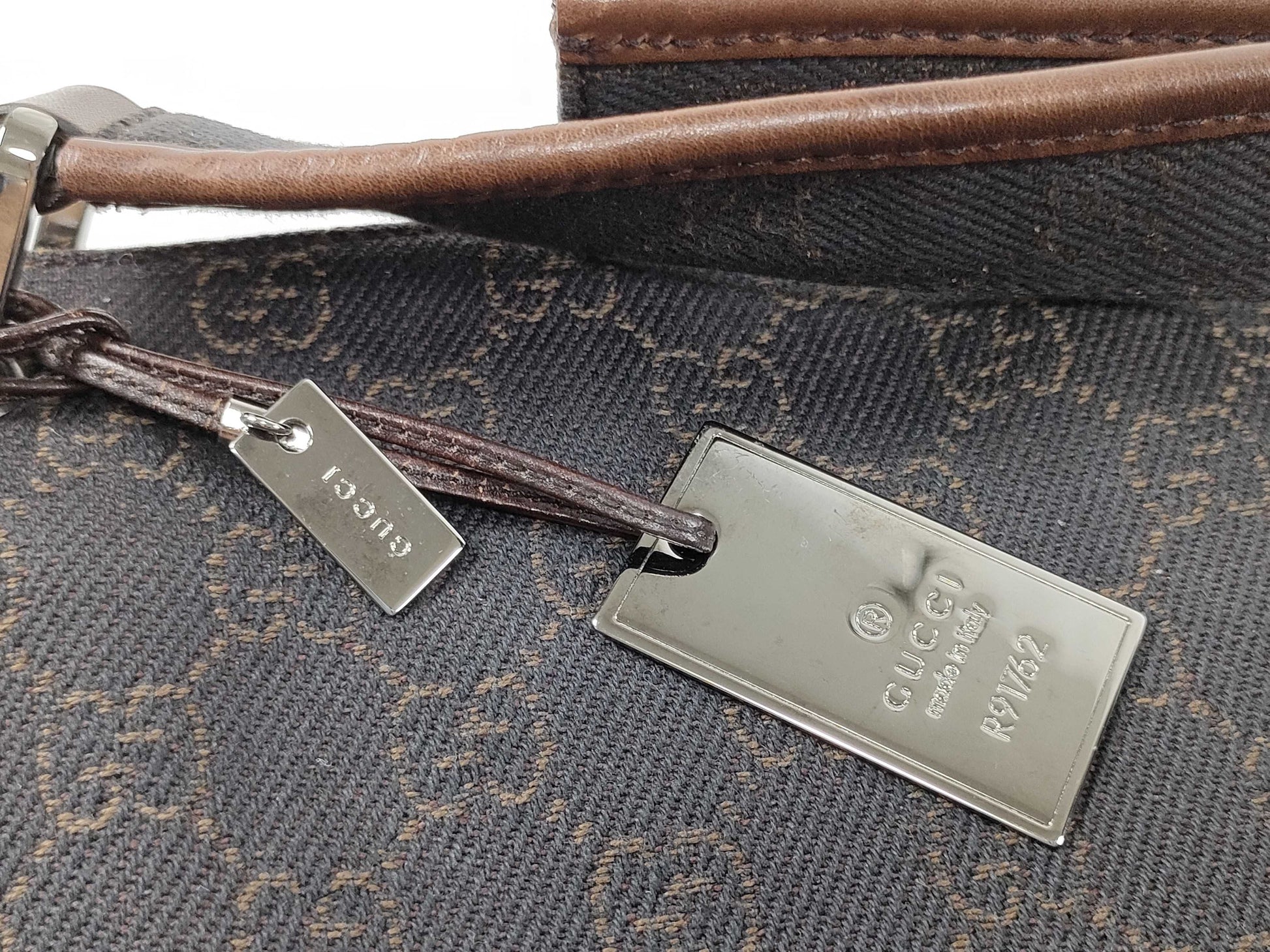 GUCCI GG Canvas Shoulder Bag