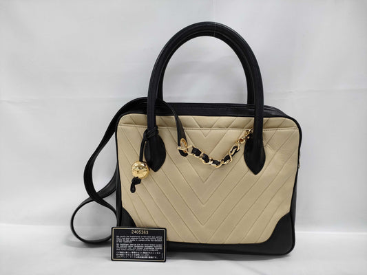 CHANEL CHANEL V Stitch Handbag