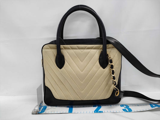 CHANEL CHANEL V Stitch Handbag