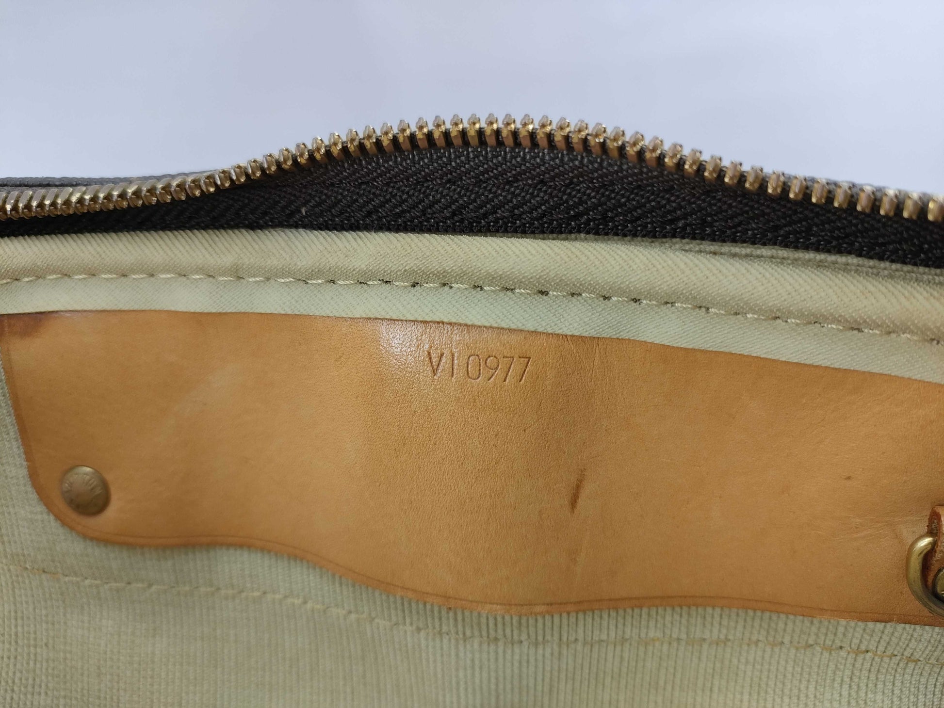 LOUIS VUITTON M41399 Monogram LV Monogram Alize 24H M41399 Handbag