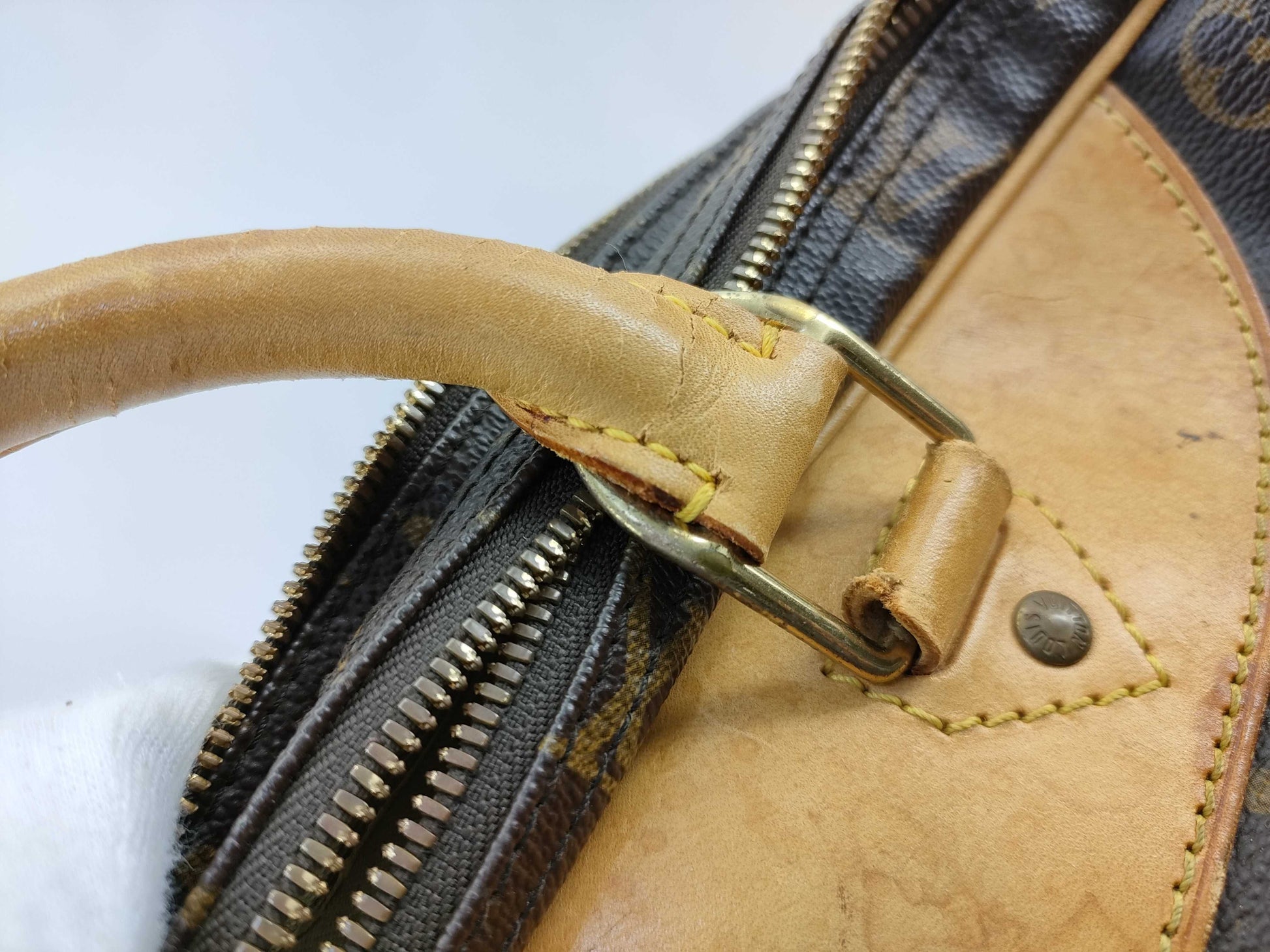 LOUIS VUITTON M41399 Monogram LV Monogram Alize 24H M41399 Handbag