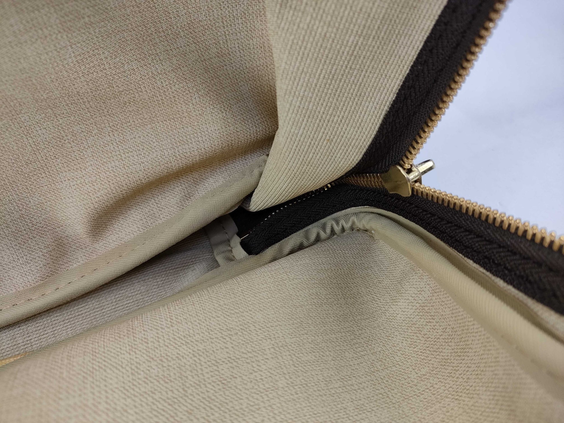 LOUIS VUITTON M41399 Monogram LV Monogram Alize 24H M41399 Handbag