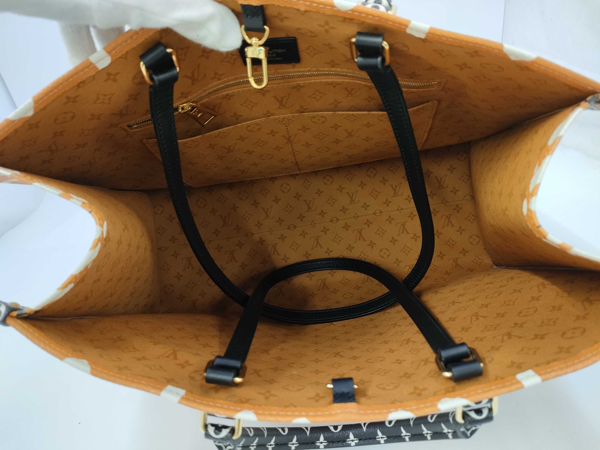 LOUIS VUITTON LV On the Go GM M45359 Handbag