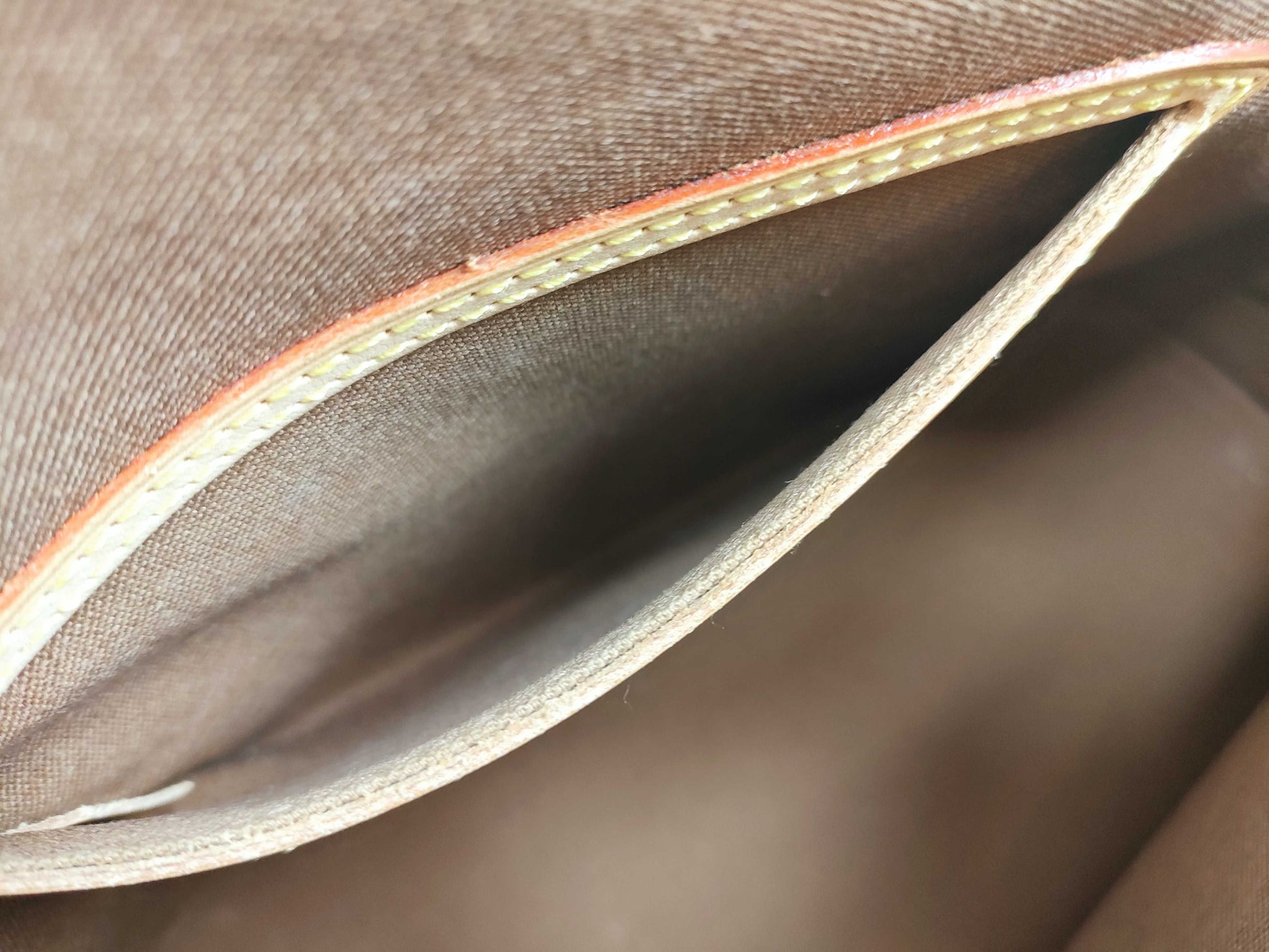 LOUIS VUITTON Monogram Louis Vuitton Alma Handbag