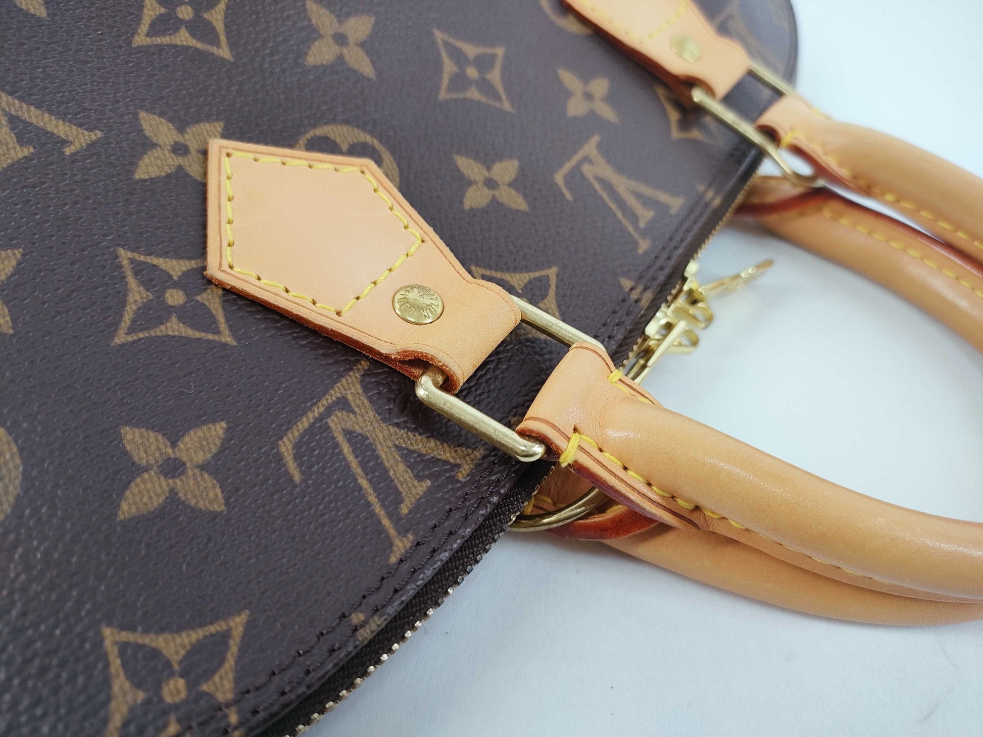 LOUIS VUITTON Monogram Louis Vuitton Alma Handbag