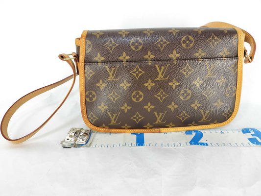 LOUIS VUITTON M42250 Monogram Louis Vuitton Sologne/M42250/SL00 13 Shoulder Bag