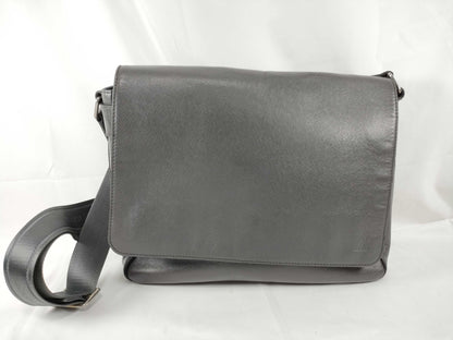 LOUIS VUITTON M 32627 Taiga LV Shoulder Bag
