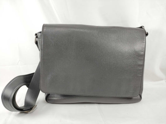LOUIS VUITTON M 32627 Taiga LV Shoulder Bag