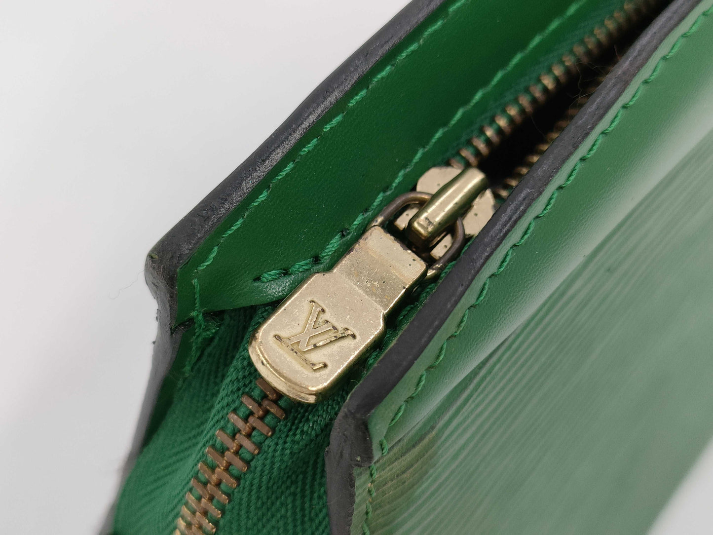 LOUIS VUITTON M48407 Epitrus Crete Borneo Green Leather Second Clutch Bag