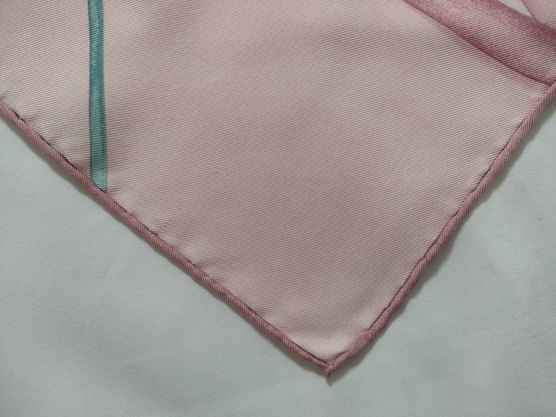 HERMES Carré 90 ATTRAPE TES REVES Catch Your Dream Pink Silk Other Accessories