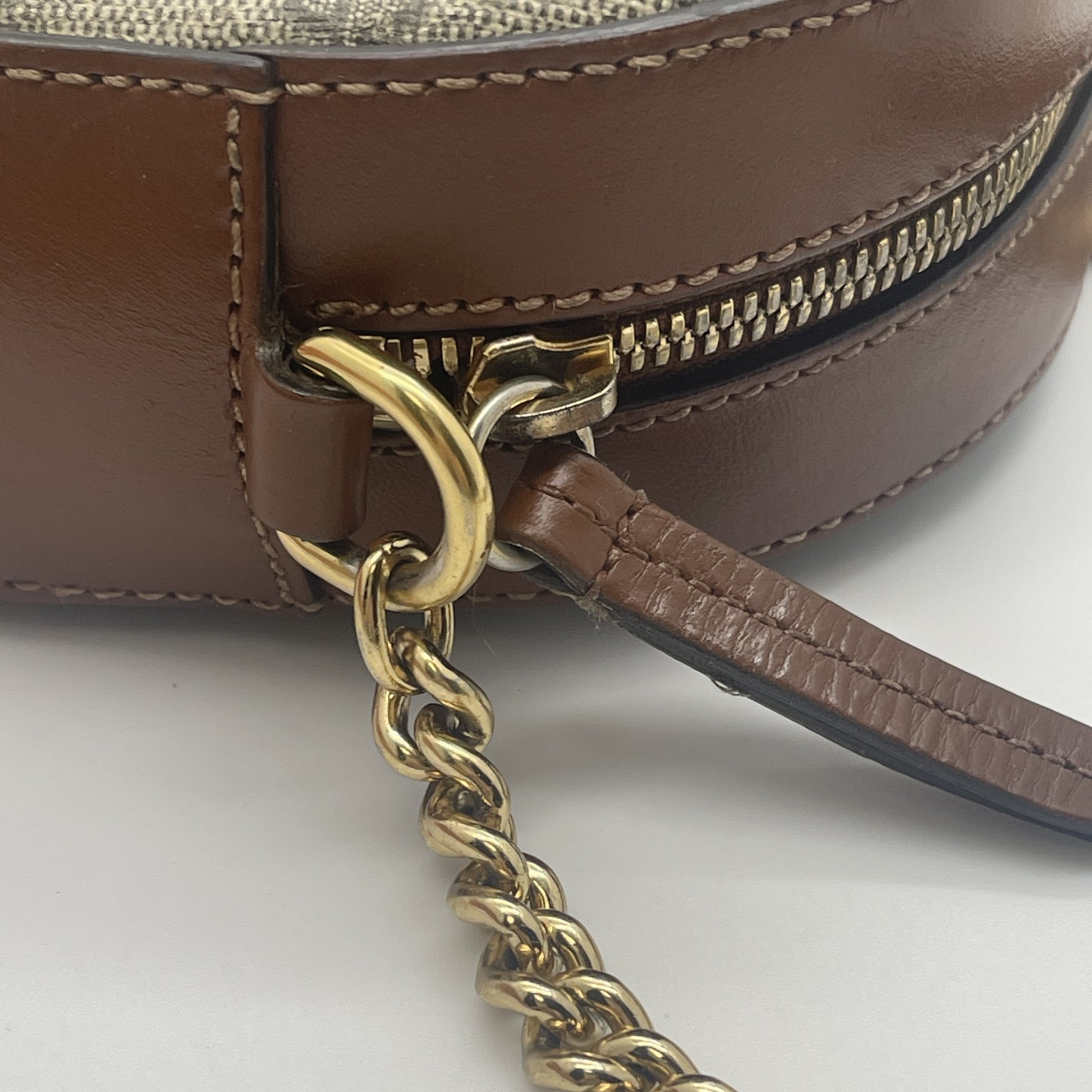 GUCCI GG Supreme Chain Shoulder Bag Shoulder Bag