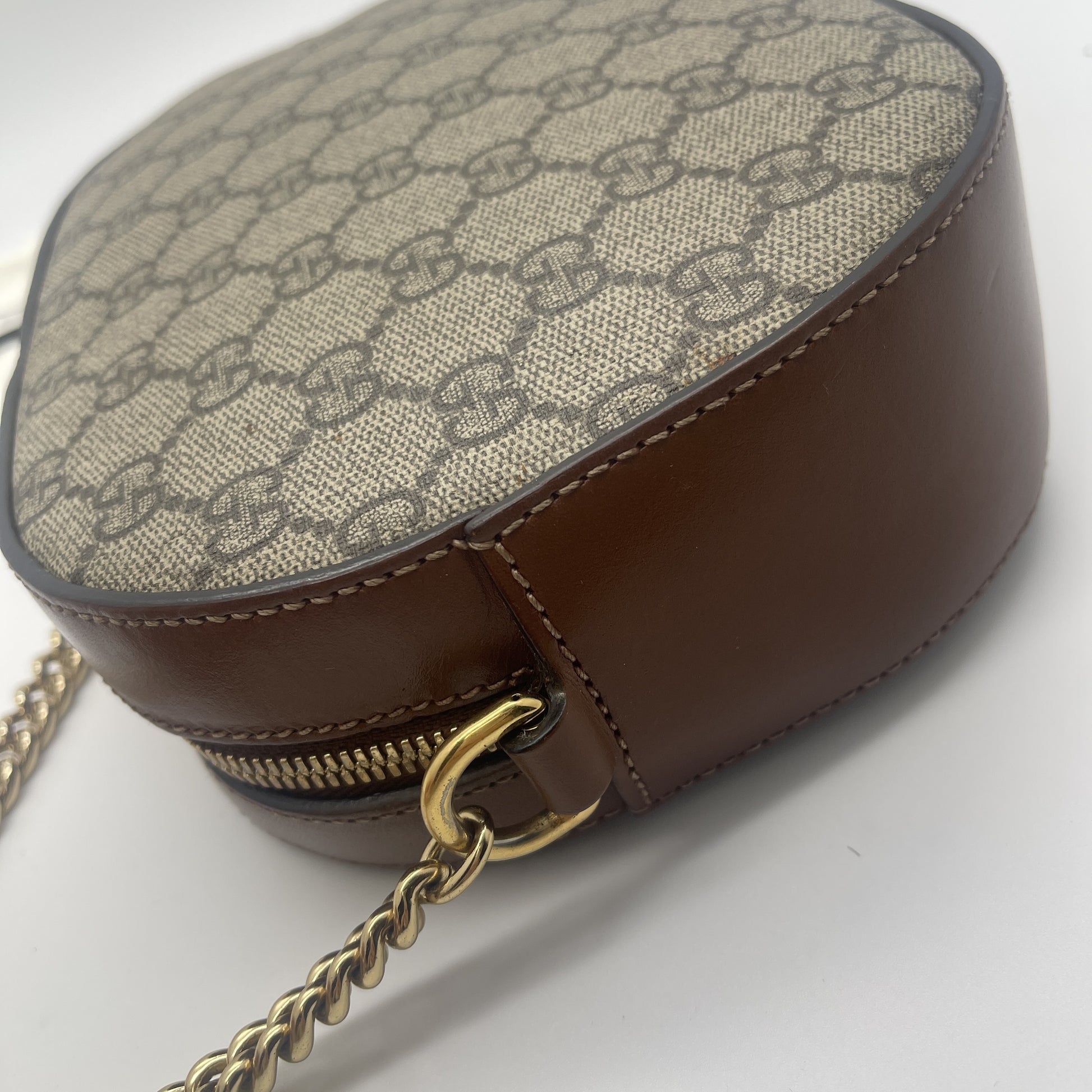 GUCCI GG Supreme Chain Shoulder Bag Shoulder Bag