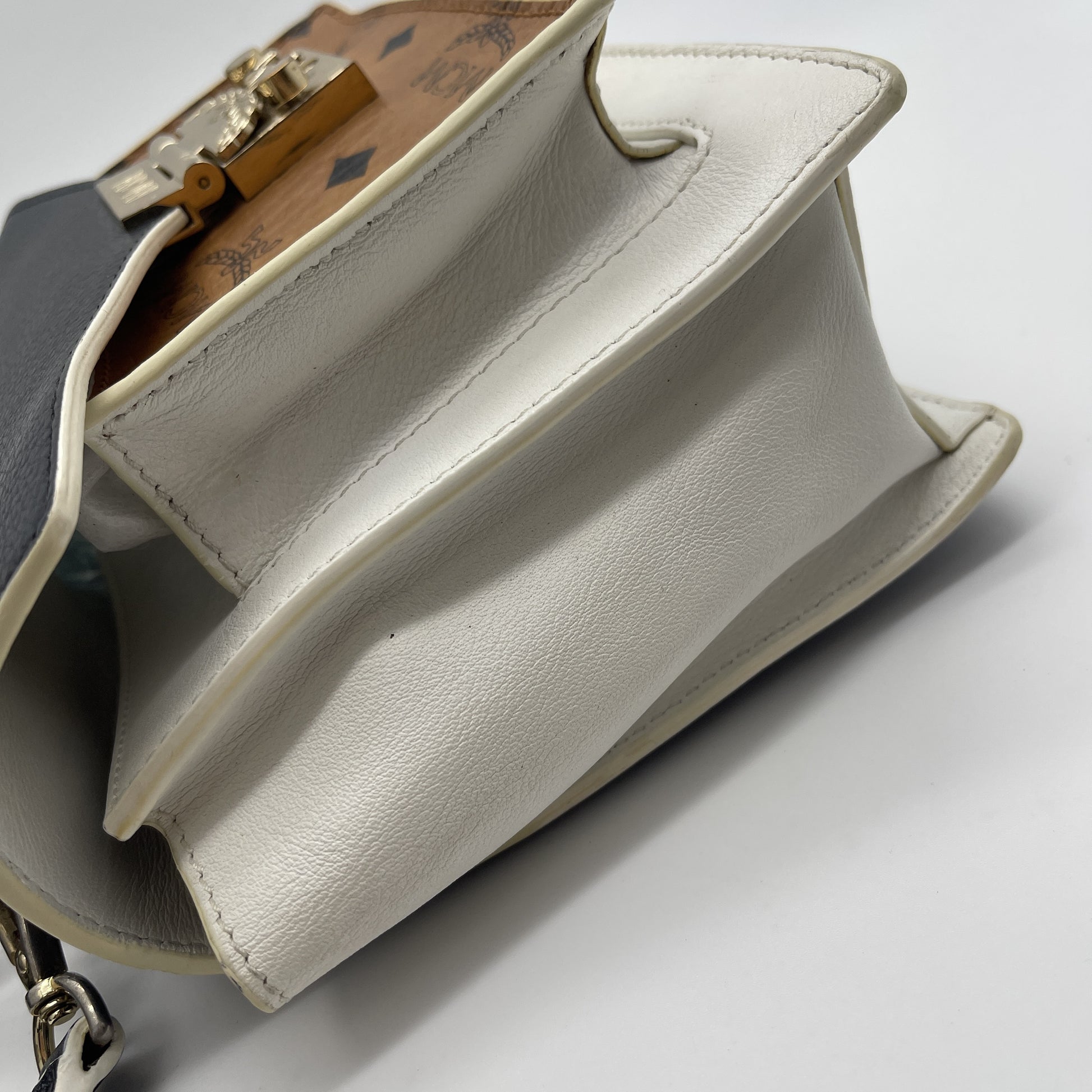 MCM 2-way shoulder bag/handbag