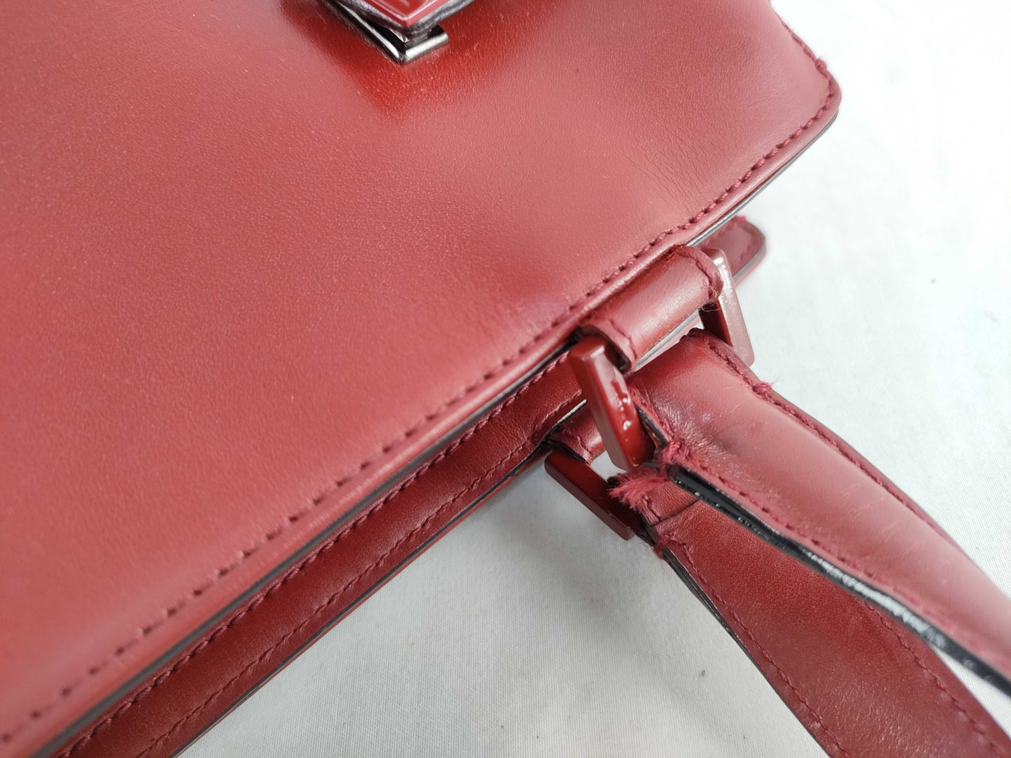 Salvatore Ferragamo Gancini Handbag AQ-21 8881 Handbag