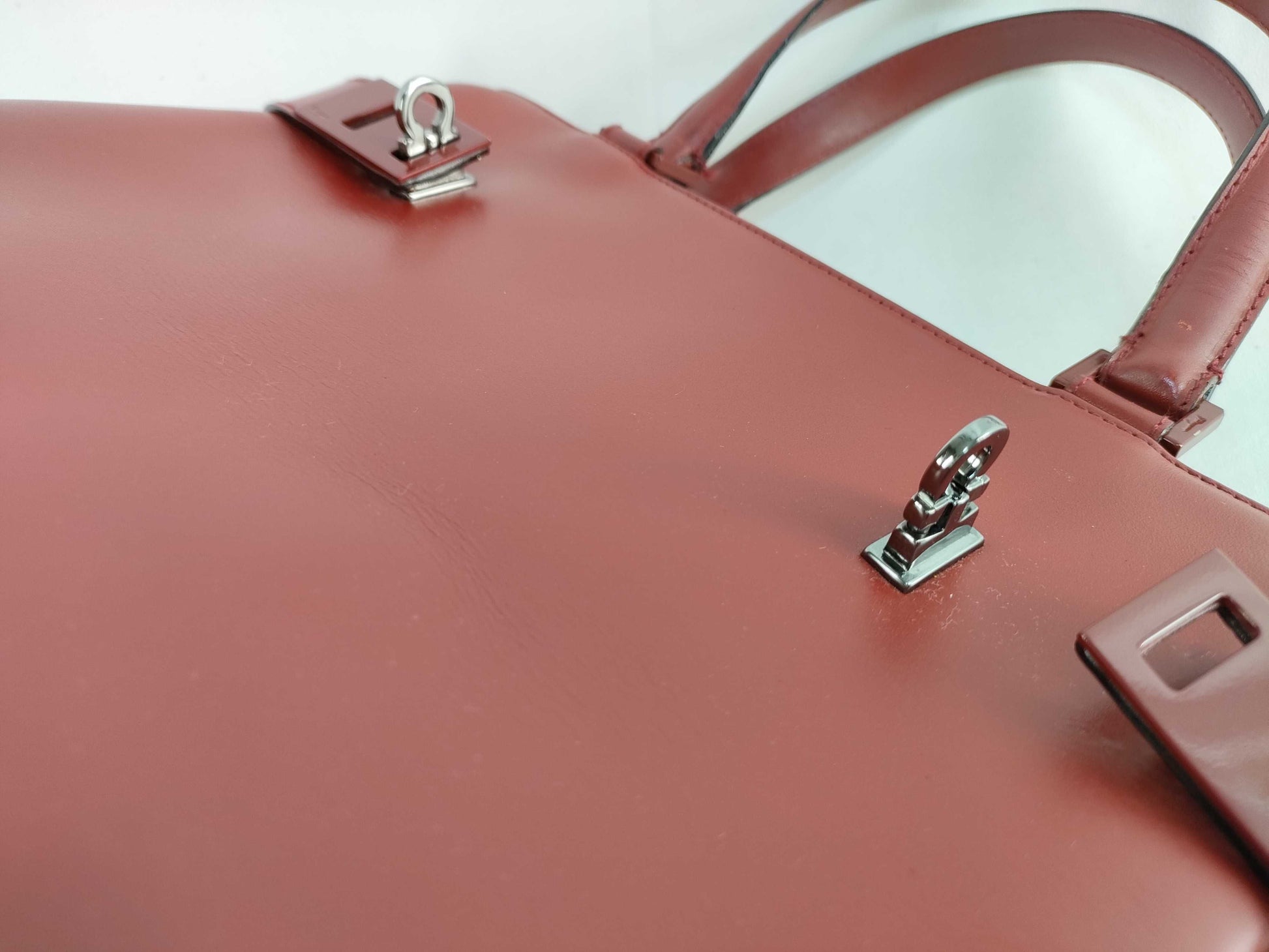Salvatore Ferragamo Gancini Handbag AQ-21 8881 Handbag