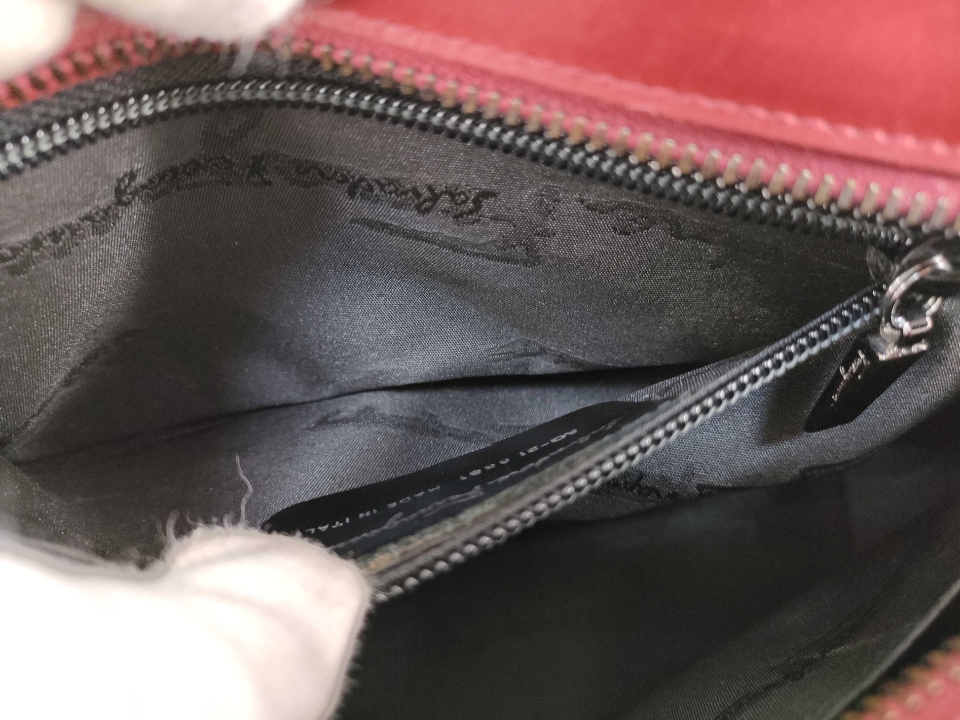 Salvatore Ferragamo Gancini Handbag AQ-21 8881 Handbag