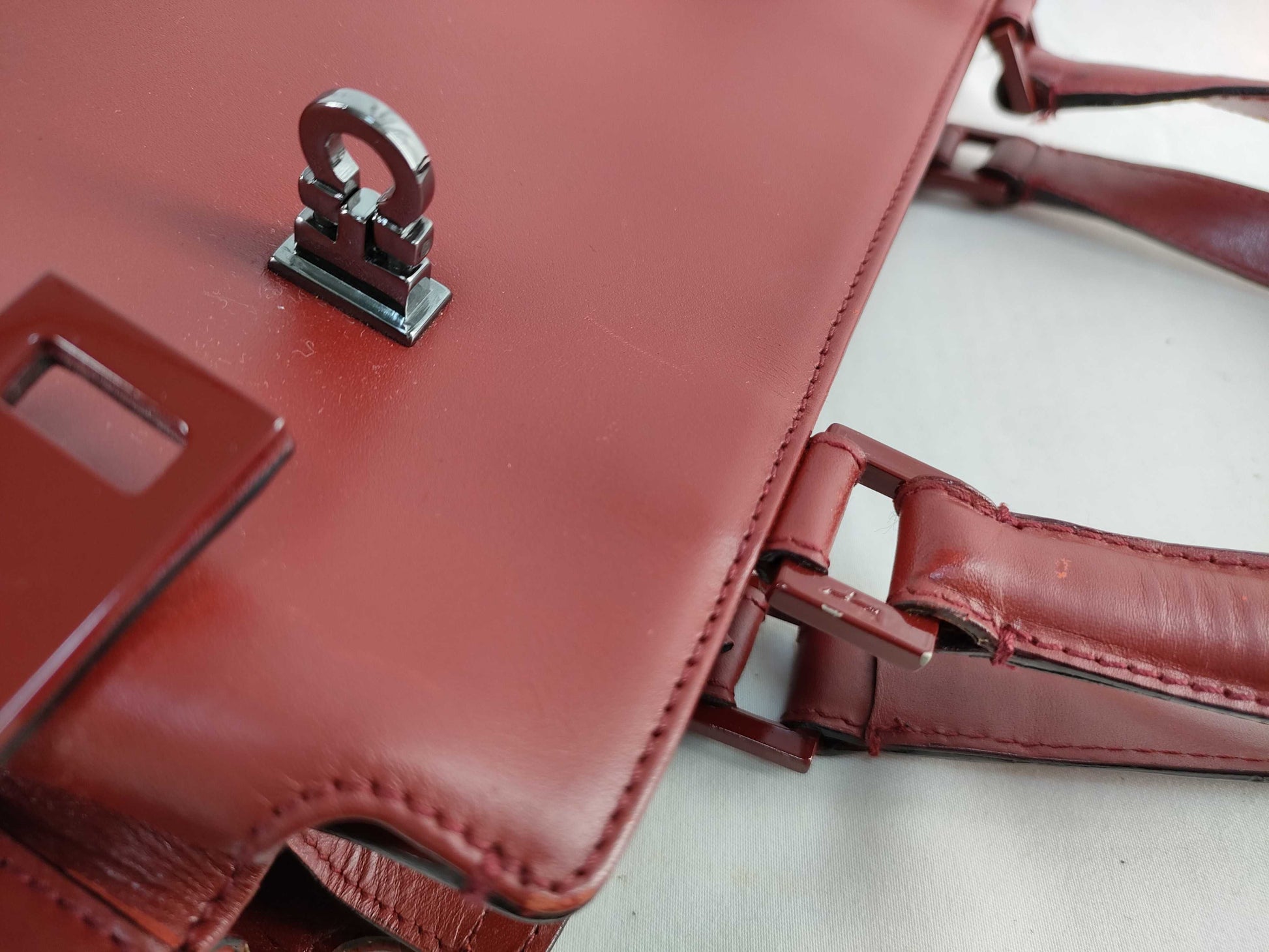 Salvatore Ferragamo Gancini Handbag AQ-21 8881 Handbag